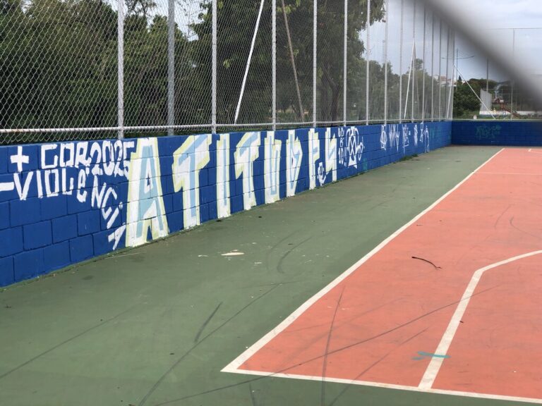 Denuncie vandalismo e proteja o bem público