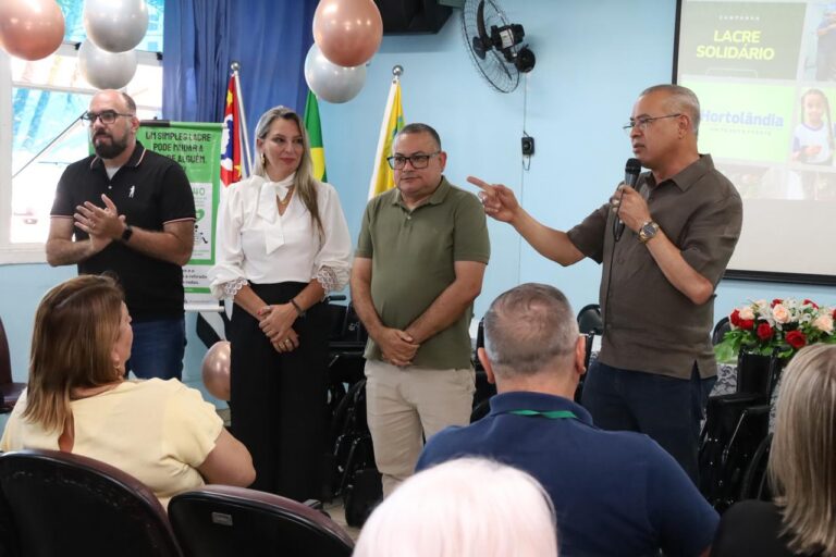Prefeitura apresenta novos secretários durante entrega de cadeiras de rodas da campanha Lacre Solidário
