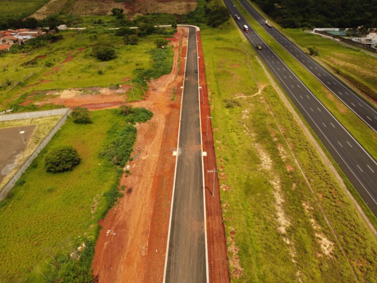 Avança obra viária de acesso ao novo empreendimento Minha Casa, Minha Vida, no Jd. Amanda