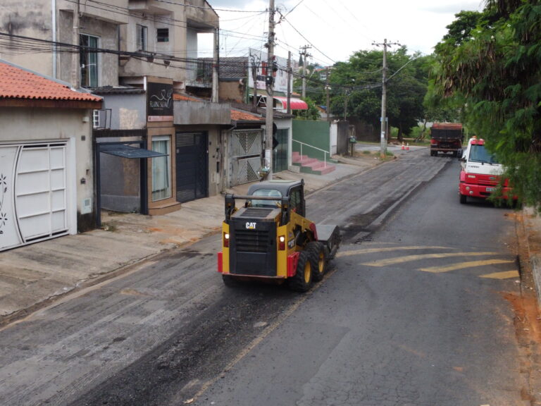 Rua Ana Profetisma da Silva, na Vila Real, recebe recape