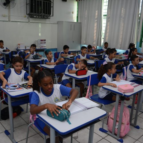 Alunos da rede municipal de ensino de Hortolândia voltam às aulas, nesta terça-feira (29/07)