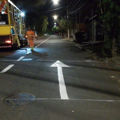 Ruas próximas à Câmara Municipal recebem readequação no tráfego para garantir segurança viária na região