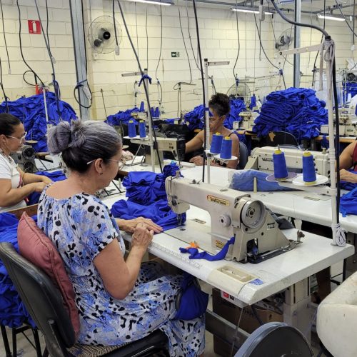 Prefeitura confecciona uniformes escolares de verão para 2026