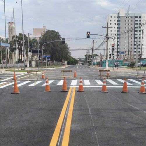 Via que faz ligação do Jardim Novo Ângulo para o Corredor Metropolitano recebe reforço na sinalização de solo