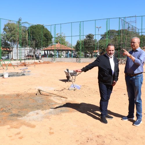 Prefeitura acelera obras do maior campo de futebol society com grama sintética de Hortolândia no Jardim Santa Clara